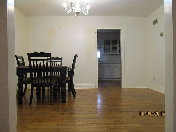 4th image of 119 N Olive St