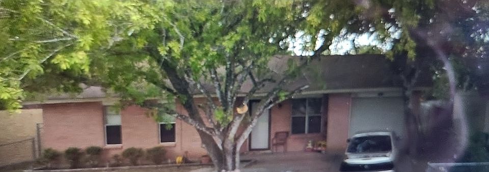 1st image of 1305 Fairview Dr