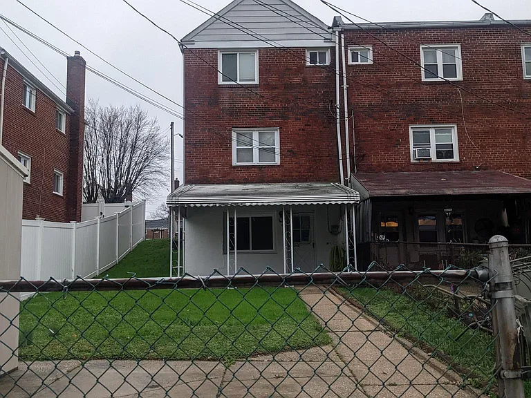 2326 Searles Rd — Photo 2