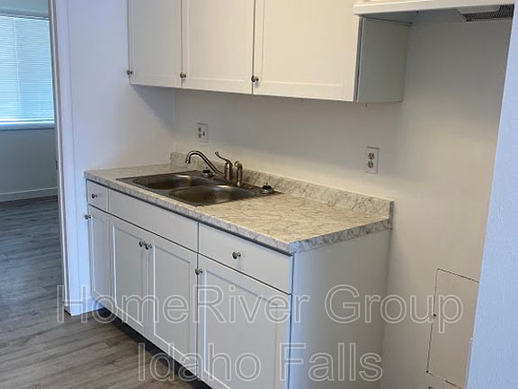 3rd image of 2452 1st St #1