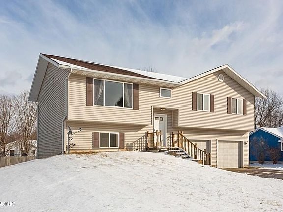 3rd image of 6537 Fredonia Cir