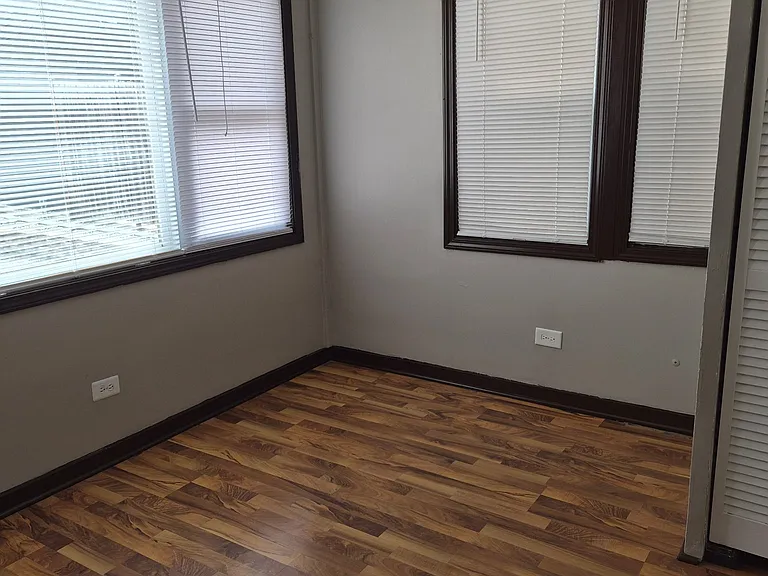 3635 W Montrose Ave #1R — Photo 6