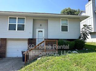7303 NW 82nd St, Kansas City, MO 64152