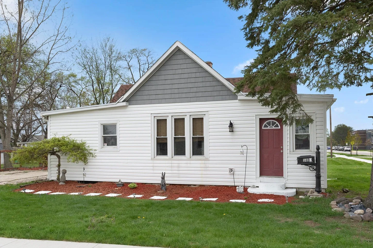 1605 E Clark St photo 1