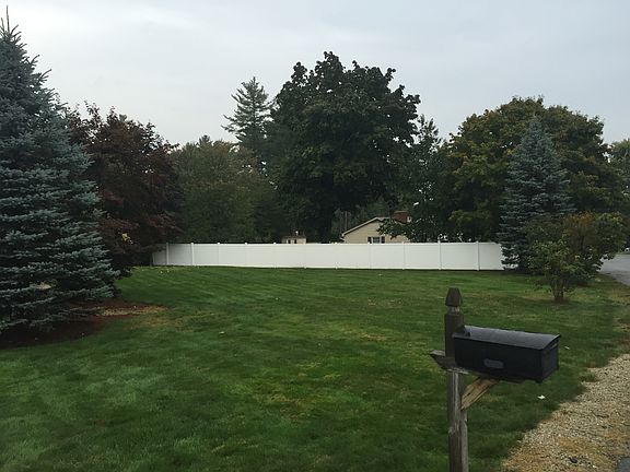 5th image of 30 Monica Dr