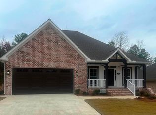 121 Village Cir, Anniston, AL 36207