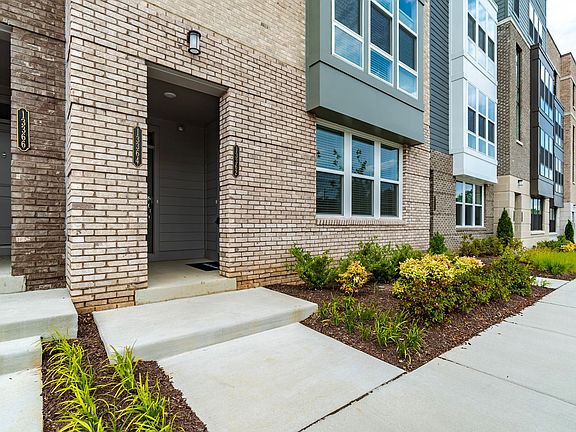 2nd image of 13432 Arrowbrook Centre Dr #4