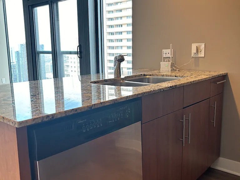 550 N State St #4906 — Photo 2