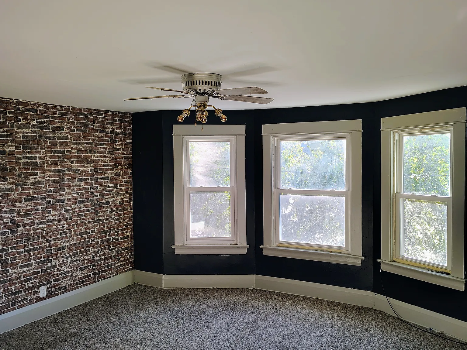 3 bed, 2500 sqft, $1,300 — Photo 3