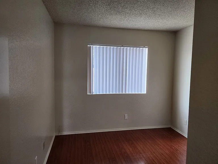 16824 Holly Dr #8 — Photo 18