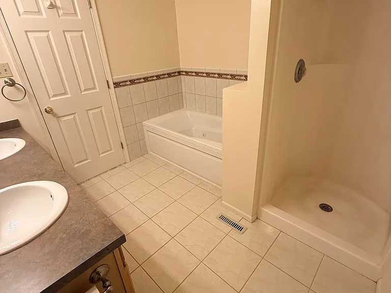 1688 Pinewind Dr — Photo 40