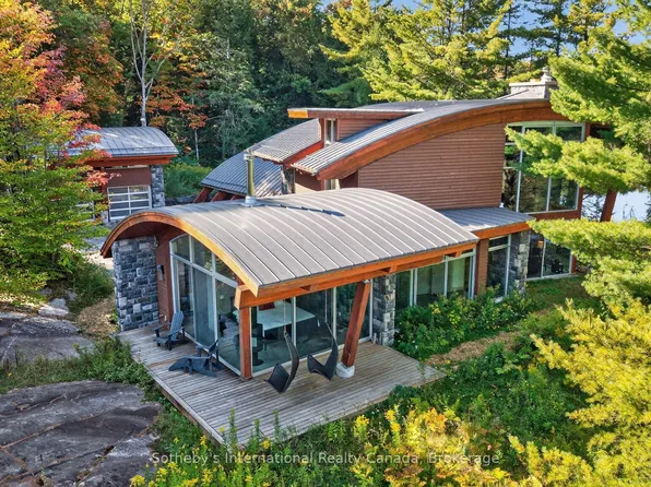 463 Otter Lake Rd, Huntsville, ON P1H 2J3