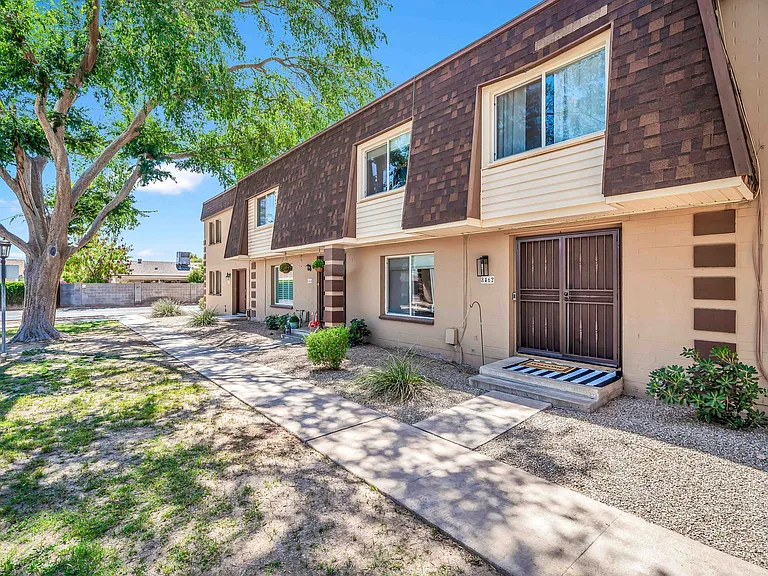 8462 E Chaparral Rd — Photo 2