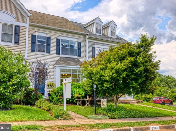 3969 Hartlake St, Woodbridge, VA 22192
