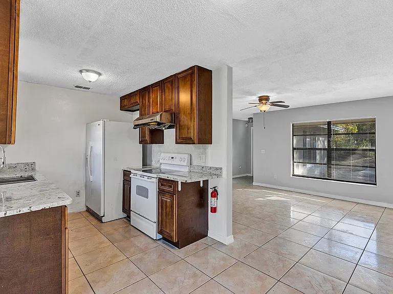 2474 Rouse Rd — Photo 12