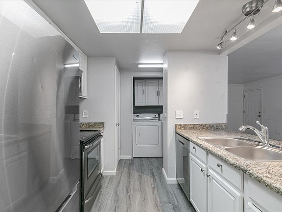 2nd image of 164 Del Rio Court #2