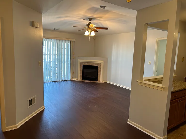 231 Waterford Dr — Photo 3