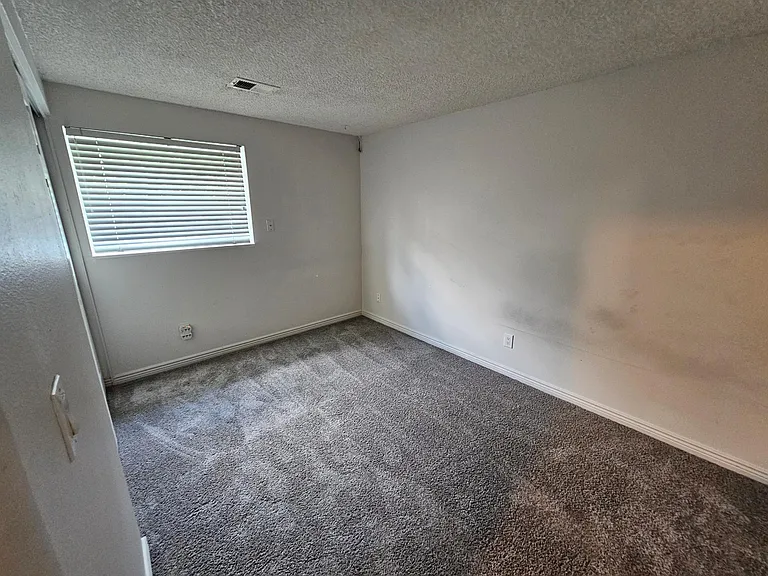 1504 S Salem Cir — Photo 8