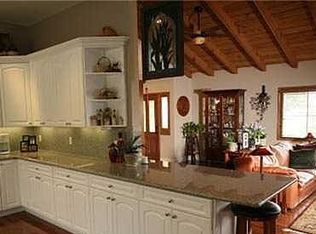 1100 N Bel Aire Dr, Burbank, CA 91504