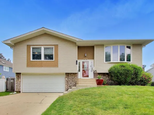 650 Nassau Dr, Roselle, IL 60172