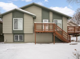 3558 Pilgrim Ln N, Plymouth, MN 55441