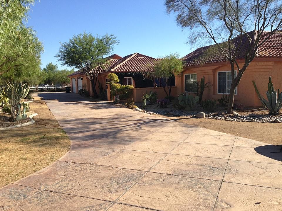 1st image of 34837 Sweetwater Dr