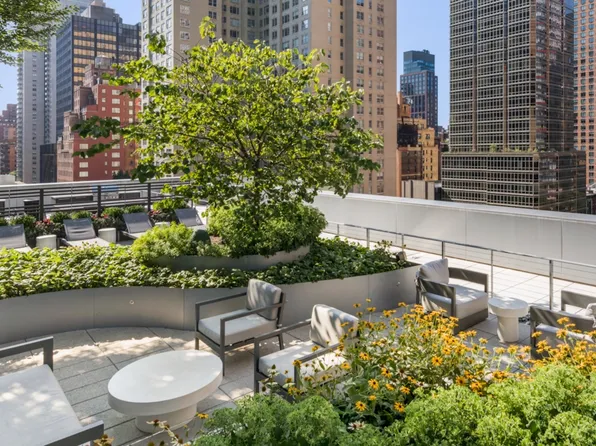 1065 Second Avenue 23C image 1 of 11