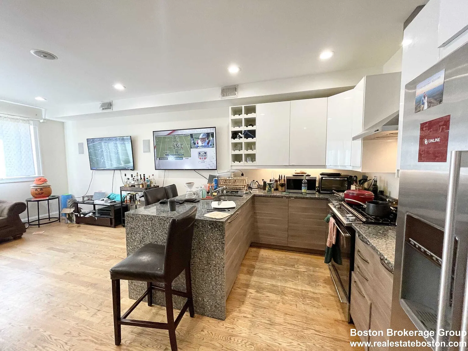 6 bed, 2.5 bath, $9,000 — Photo 2