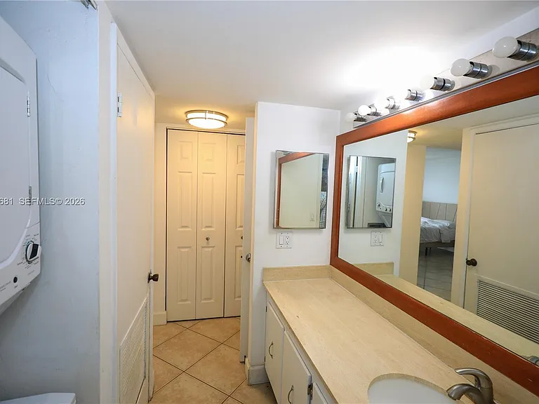 600 NE 36th St #710 — Photo 19