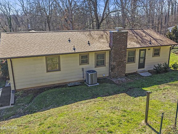 4th image of 1729 Lavendale Cir