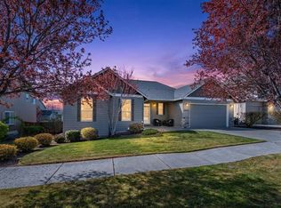 2372 NW Hazelwood Ave, Redmond, OR 97756