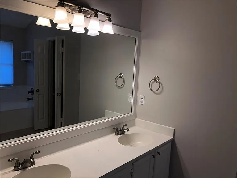 13200 Amasia Dr — Photo 14