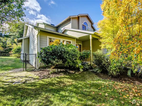 24828 Hillbend Lane NE, Kingston, WA 98346