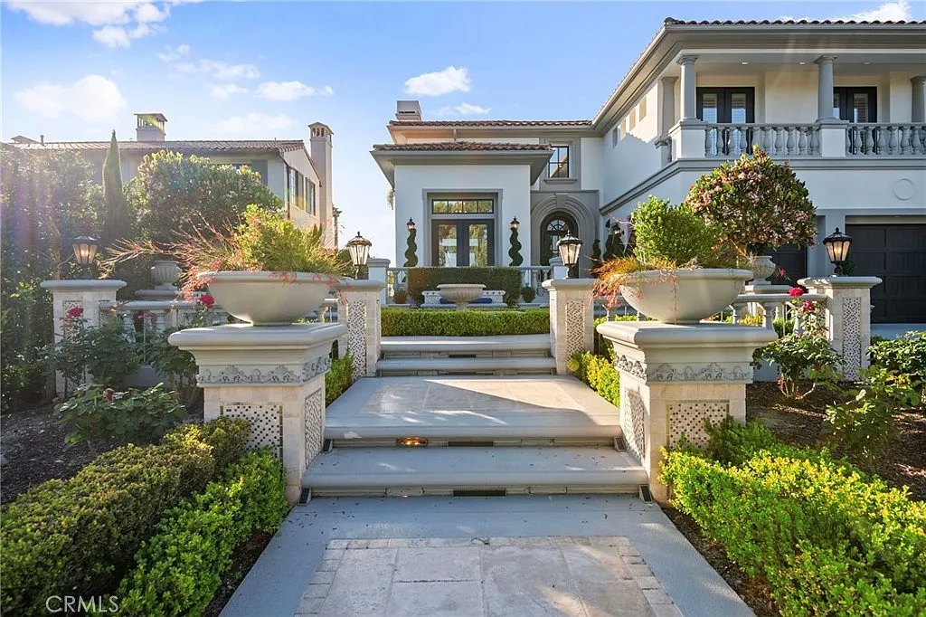 6 bed, 5.5 bath, 4709 sqft, $34,995 — Photo 2