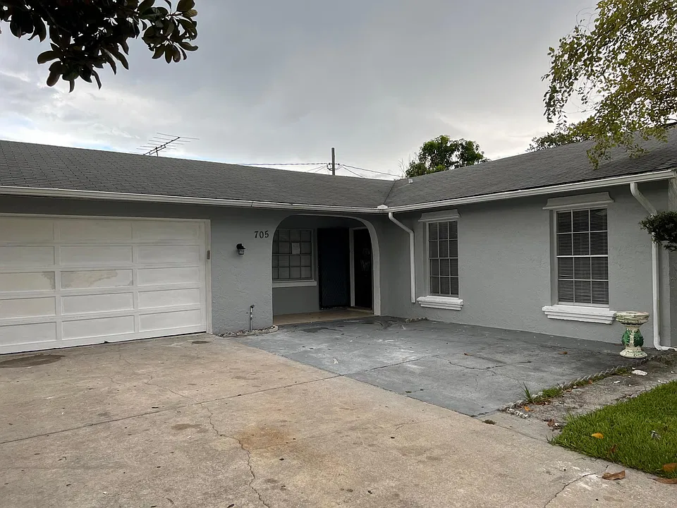 705 Paul St