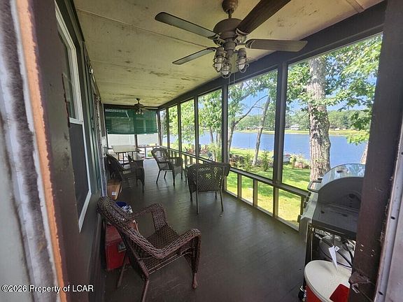 5th image of 1297 Lakeview Dr