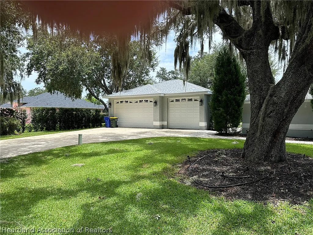 3 bed, 2.0 bath, 2995 sqft, $2,795 — Photo 2