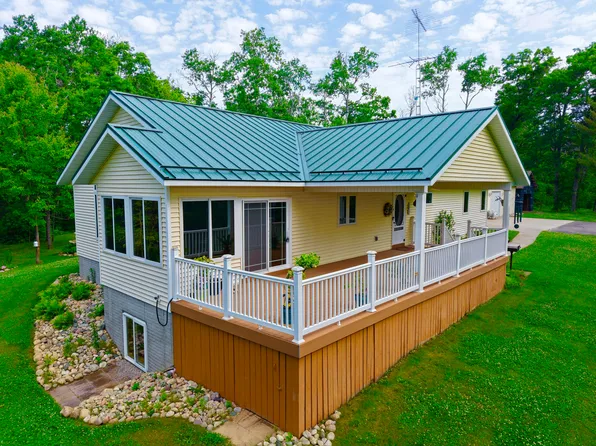 870 Dalton Dr, Rose City, MI 48654