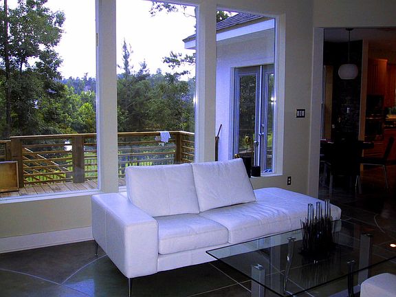 5th image of 1009 Summerbrooke Dr