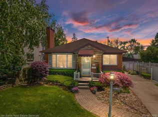 22332 Yale St, Saint Clair Shores, MI