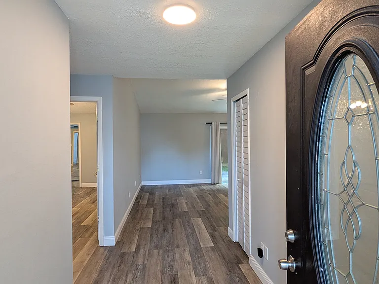 492 Wild Fox Dr — Photo 2
