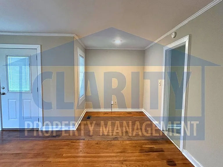 1102 Georgetown Rd NW — Photo 9