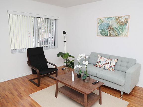 4th image of 215 Antilla Ave #2-ID1056506P
