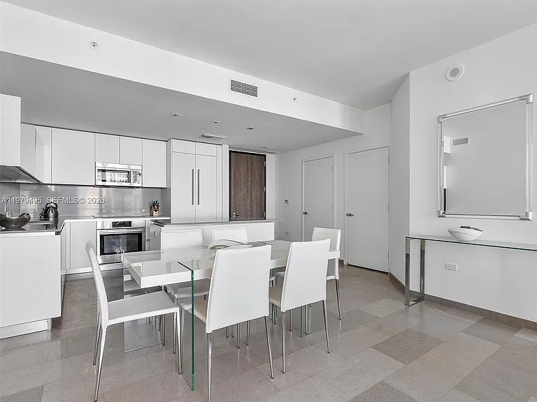 88 SW 7th St #2709 — Photo 10