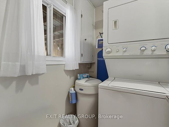5th image of 33 Willow Point Rd