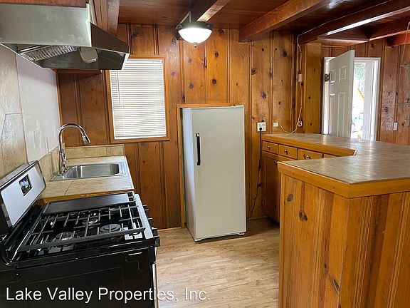 4th image of 1057 Glen Rd