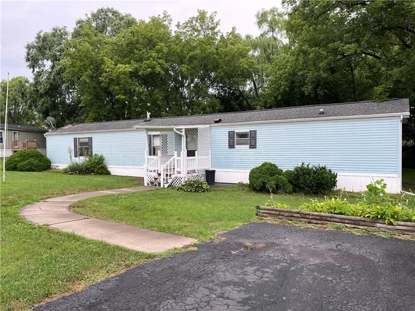 15 Arrowhead Dr, Waterloo, NY 13165