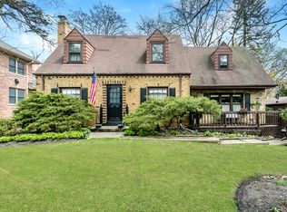 607 N Elmhurst Rd, Prospect Heights, IL 60070