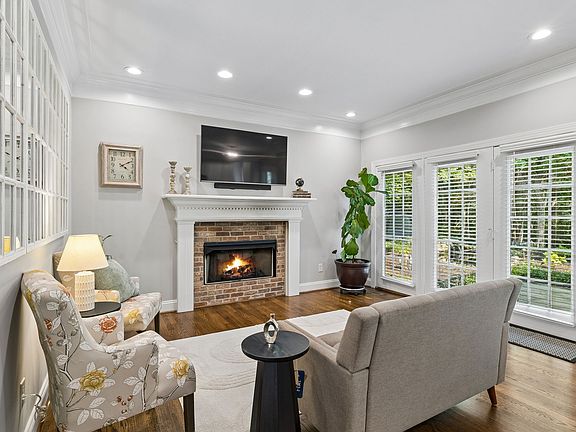 5th image of 7313 Henry Dr