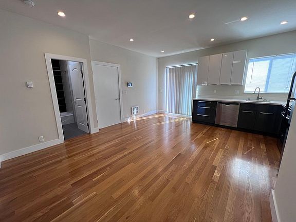 3rd image of 230 Sweeny St #C